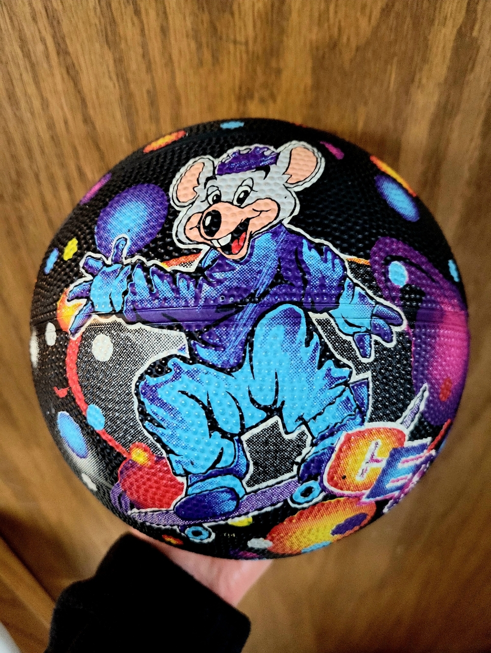 Vintage 2000s Chuck E. Cheese Mini Basketball